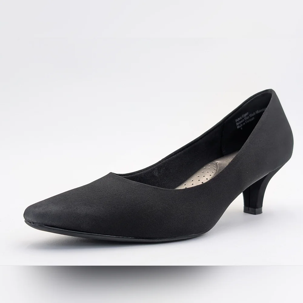 Coach and Four Women Sz 9 Satin Black Cushioned Round Toe Slip-In Mid-Heel Pumps
